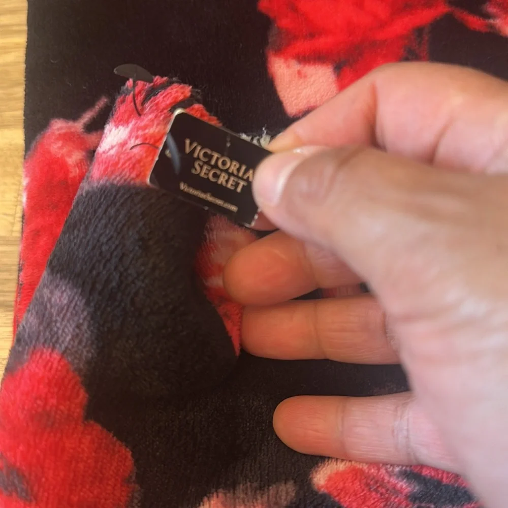 VICTORIAS SECRET sherpa blanket